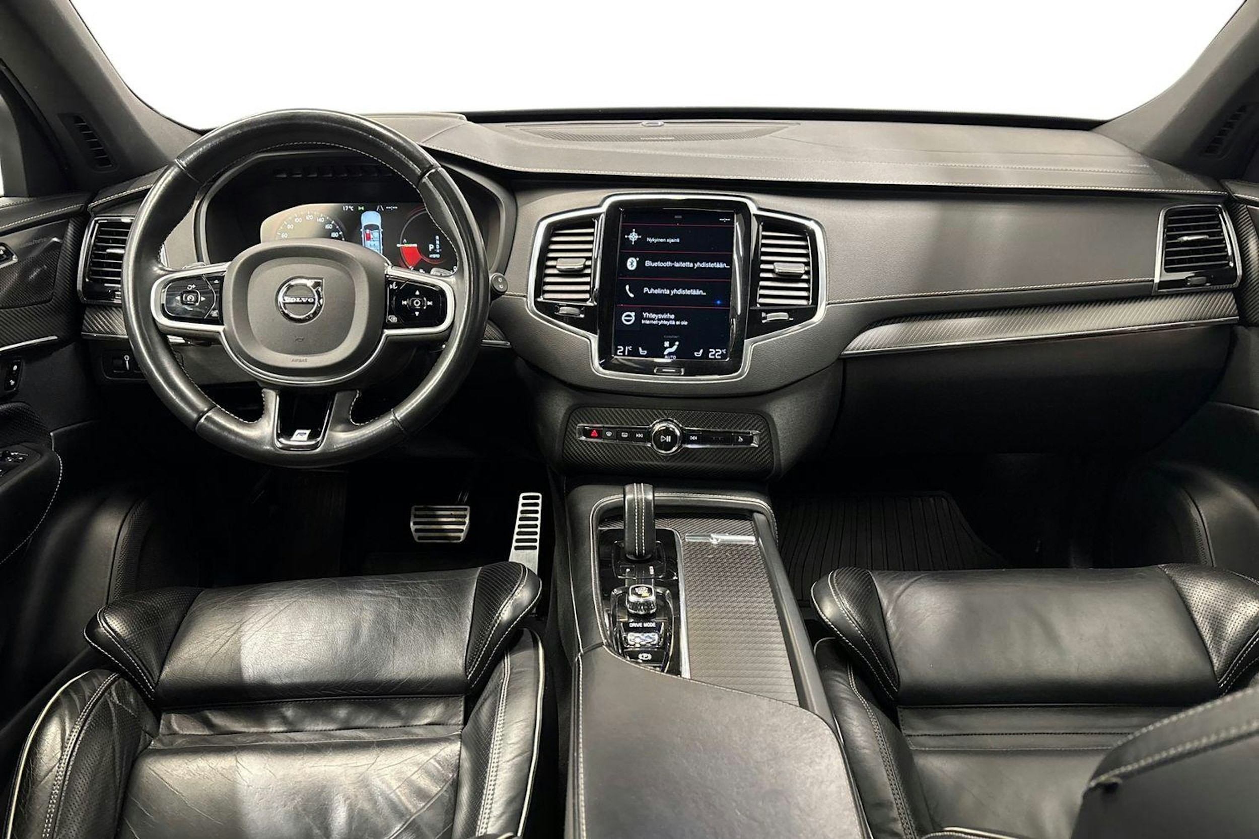 musta Volvo XC90 2020 kuva 9.