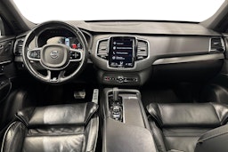musta Volvo XC90 2020 kuva 9.