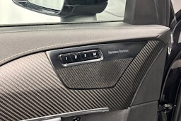 musta Volvo XC90 2020 kuva 22.