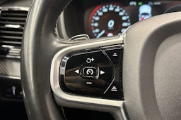 musta Volvo XC90 2020 kuva 24.