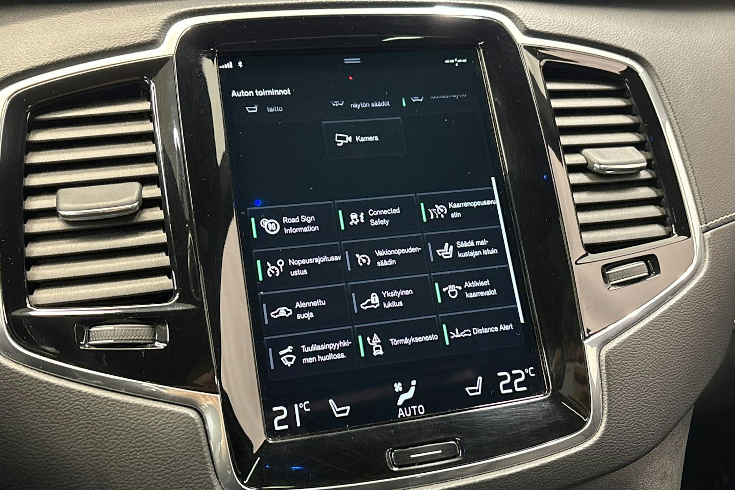 musta Volvo XC90 2020 kuva 30.