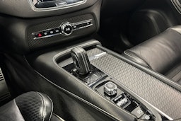 musta Volvo XC90 2020 kuva 31.