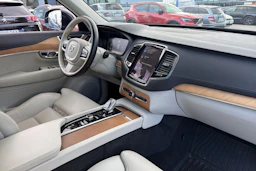 harmaa Volvo XC90 2021 kuva 5.