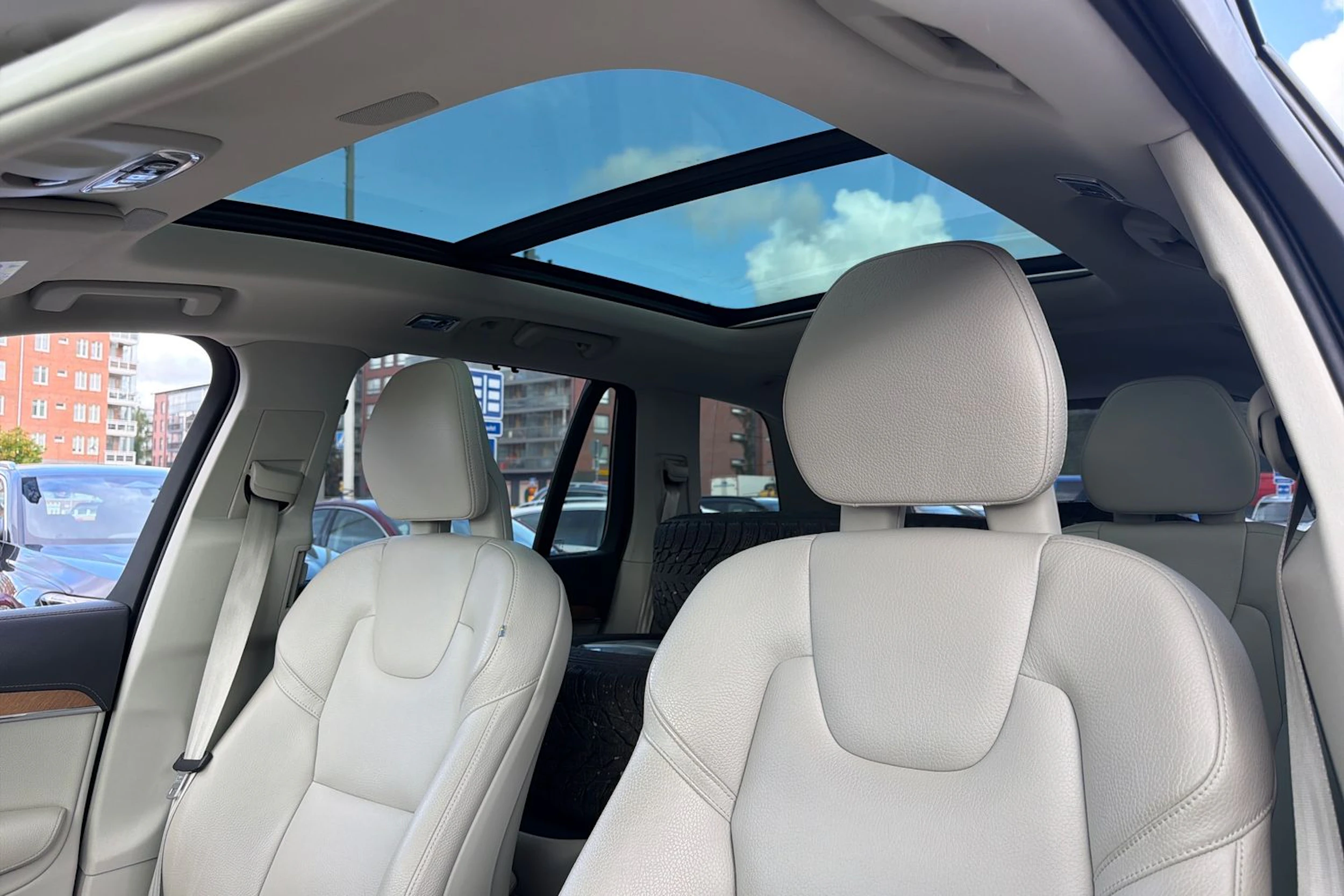 harmaa Volvo XC90 2021 kuva 6.