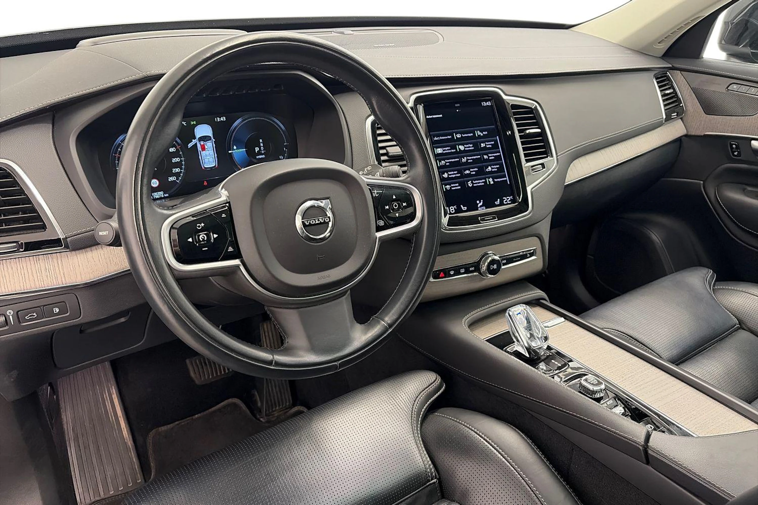 musta Volvo XC90 2021 kuva 6.