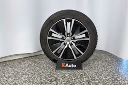 musta Volvo XC90 2021 kuva 12.