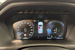 musta Volvo XC90 2021 kuva 21.