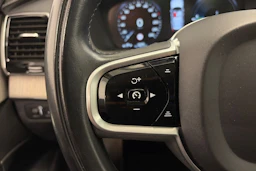 musta Volvo XC90 2021 kuva 23.