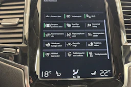 musta Volvo XC90 2021 kuva 28.