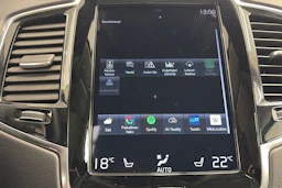 musta Volvo XC90 2021 kuva 30.