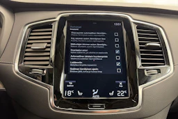 musta Volvo XC90 2021 kuva 32.