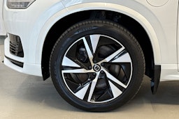 valkoinen Volvo XC90 2021 kuva 13.