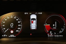 valkoinen Volvo XC90 2021 kuva 17.