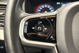 valkoinen Volvo XC90 2021 kuva 19.