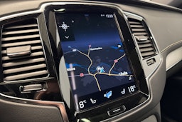valkoinen Volvo XC90 2021 kuva 21.