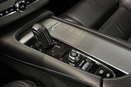 valkoinen Volvo XC90 2021 kuva 25.