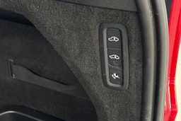 valkoinen Volvo XC90 2021 kuva 32.