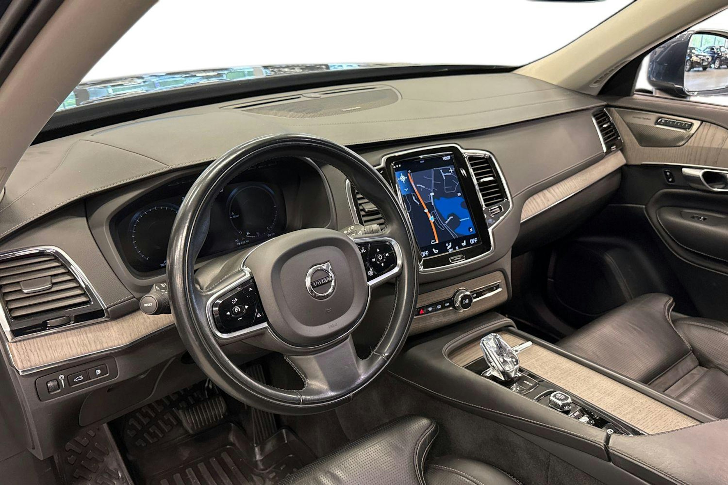 Sininen Volvo XC90 2021 kuva 7.
