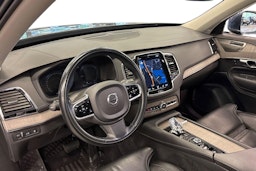 Sininen Volvo XC90 2021 kuva 7.