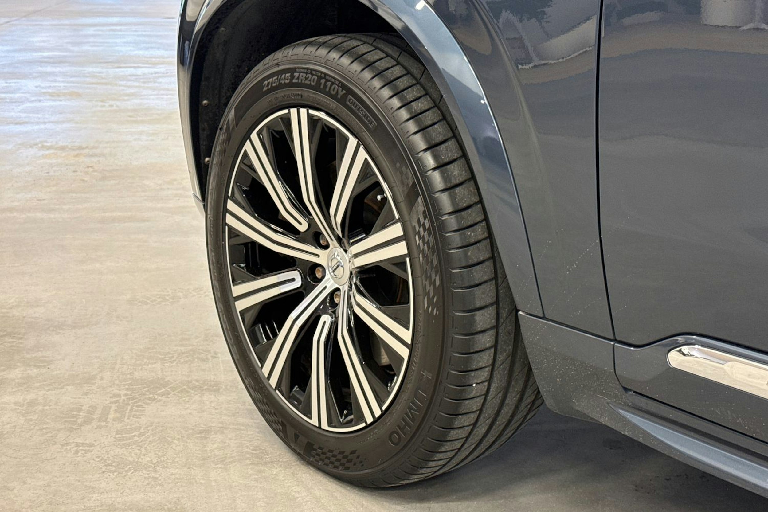 Sininen Volvo XC90 2021 kuva 13.