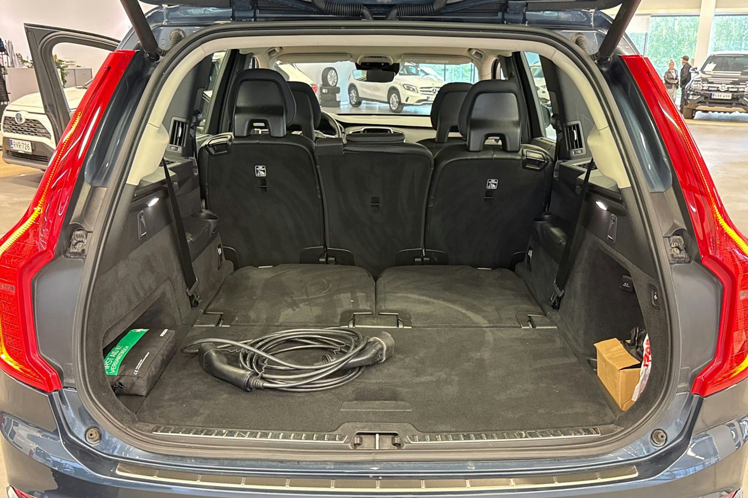 Sininen Volvo XC90 2021 kuva 14.