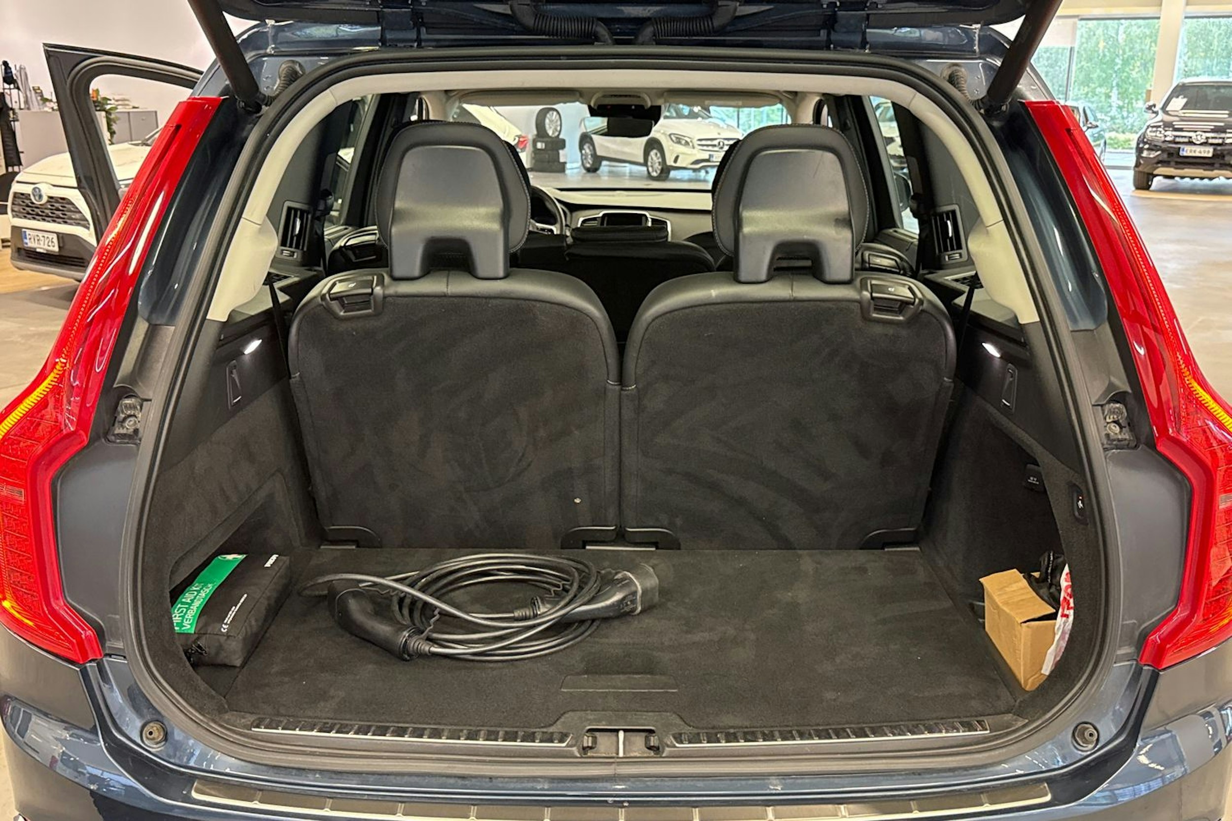 Sininen Volvo XC90 2021 kuva 15.