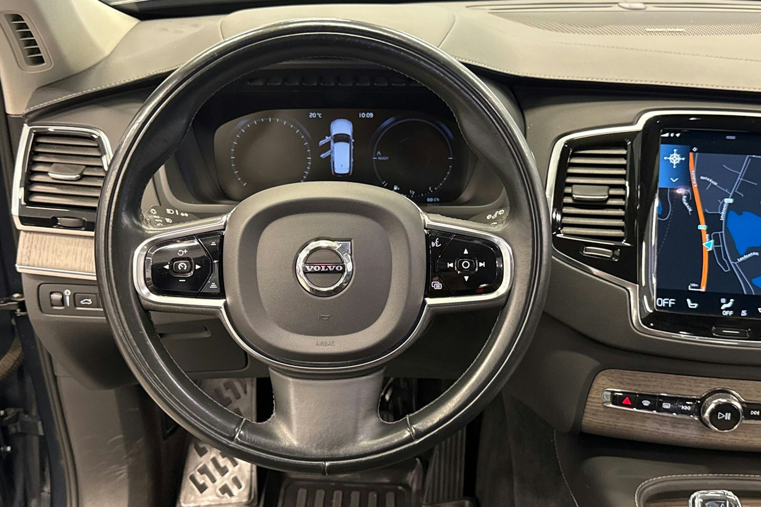 Sininen Volvo XC90 2021 kuva 16.