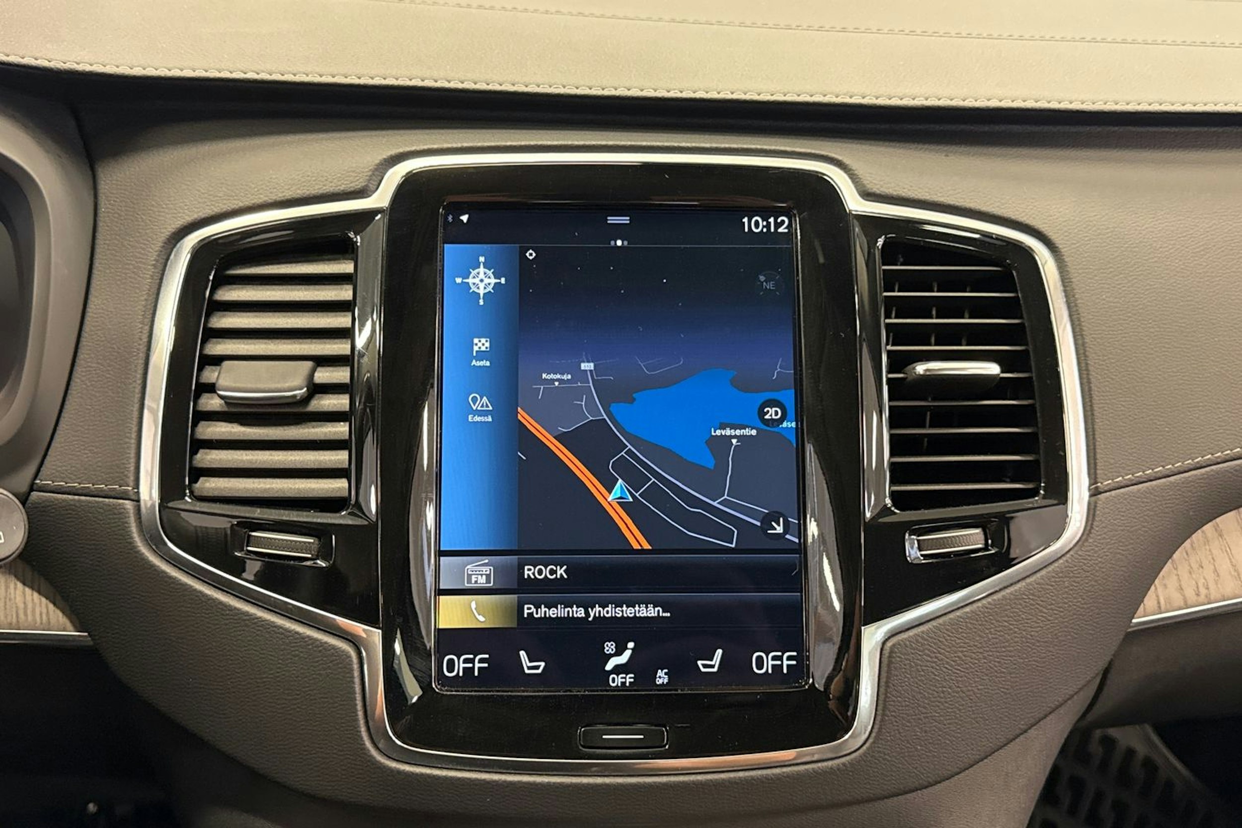 Sininen Volvo XC90 2021 kuva 18.