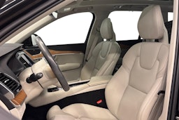 musta Volvo XC90 2022 kuva 9.