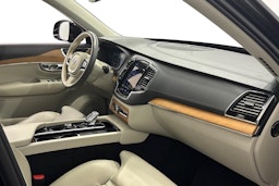 musta Volvo XC90 2022 kuva 10.