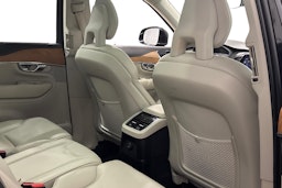 musta Volvo XC90 2022 kuva 11.