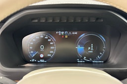 musta Volvo XC90 2022 kuva 20.