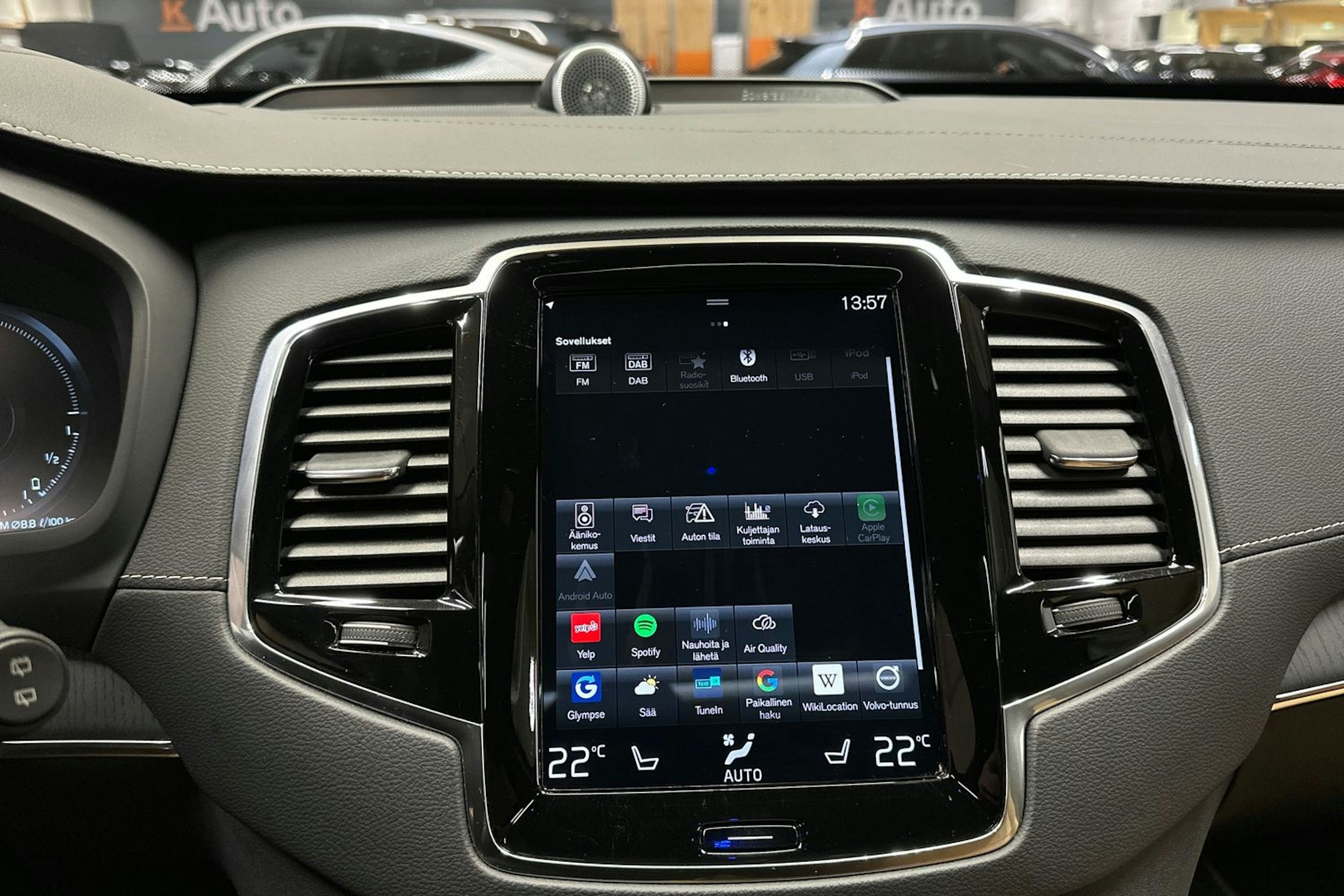 harmaa Volvo XC90 2022 kuva 25.