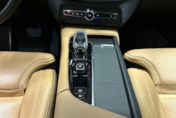 harmaa Volvo XC90 2022 kuva 28.