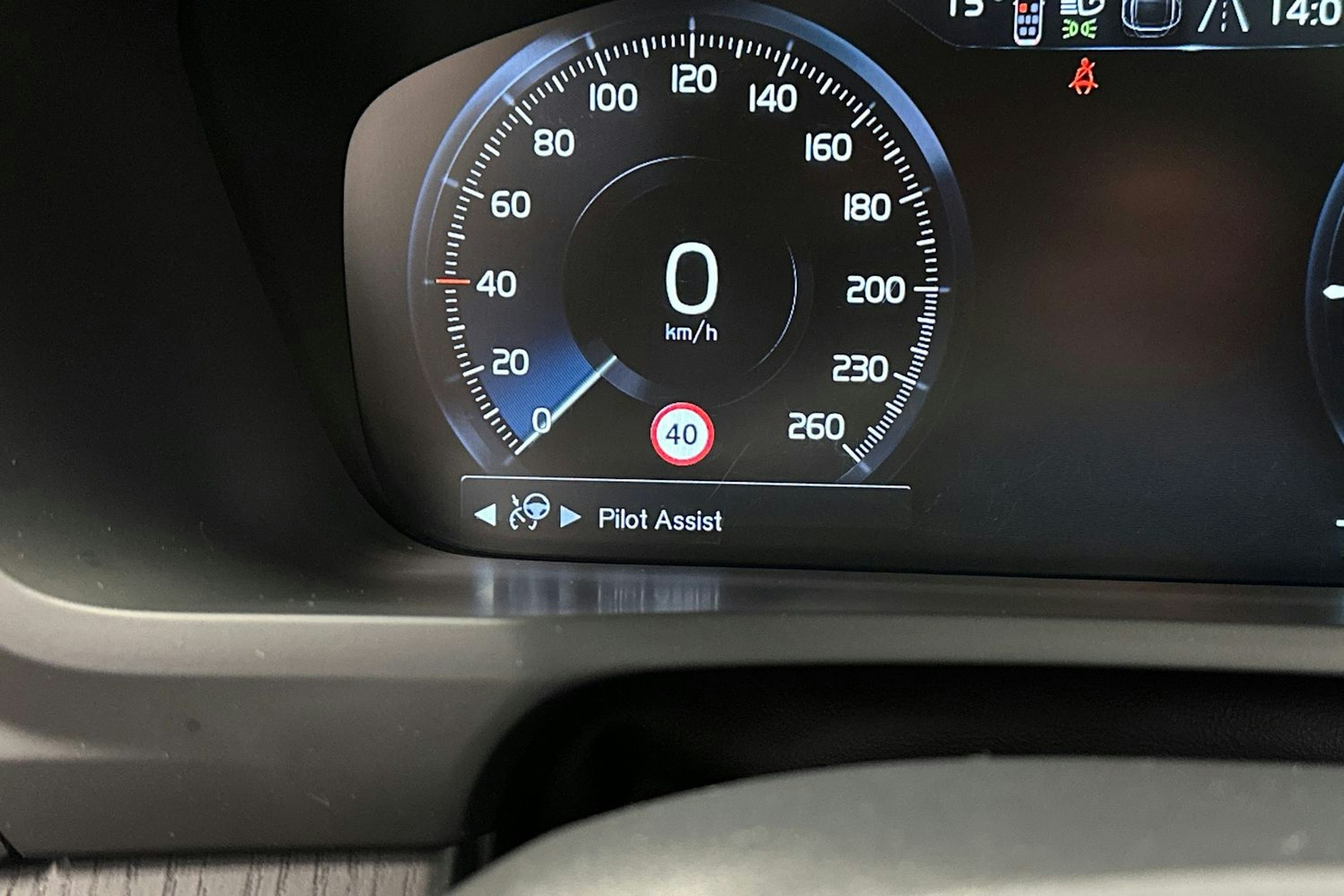 harmaa Volvo XC90 2022 kuva 33.