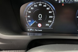 harmaa Volvo XC90 2022 kuva 33.