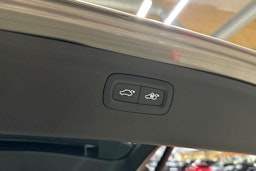 harmaa Volvo XC90 2022 kuva 40.