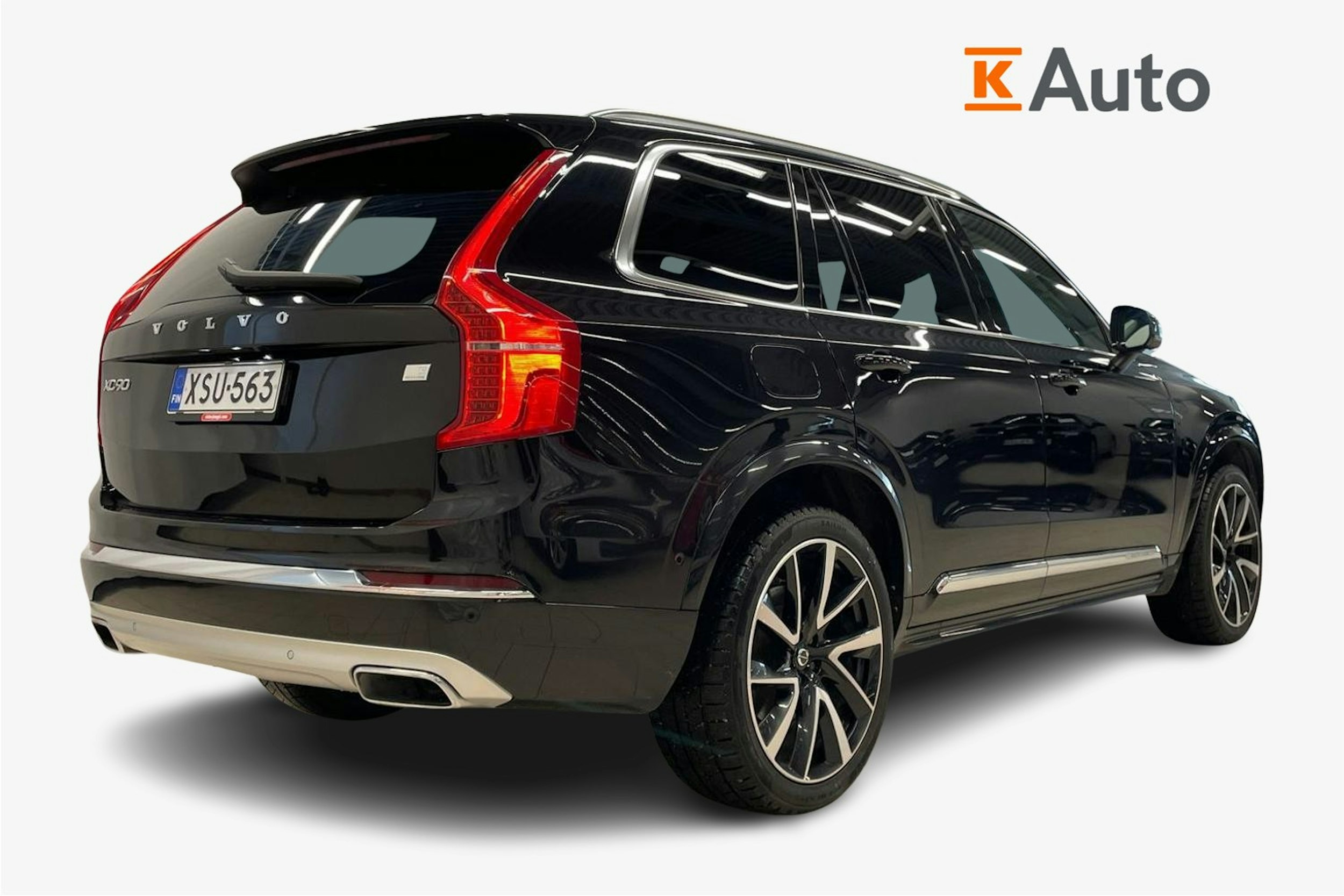 musta Volvo XC90 2021 kuva 2.