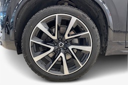 musta Volvo XC90 2021 kuva 9.