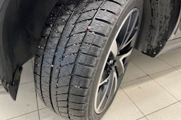 musta Volvo XC90 2021 kuva 10.