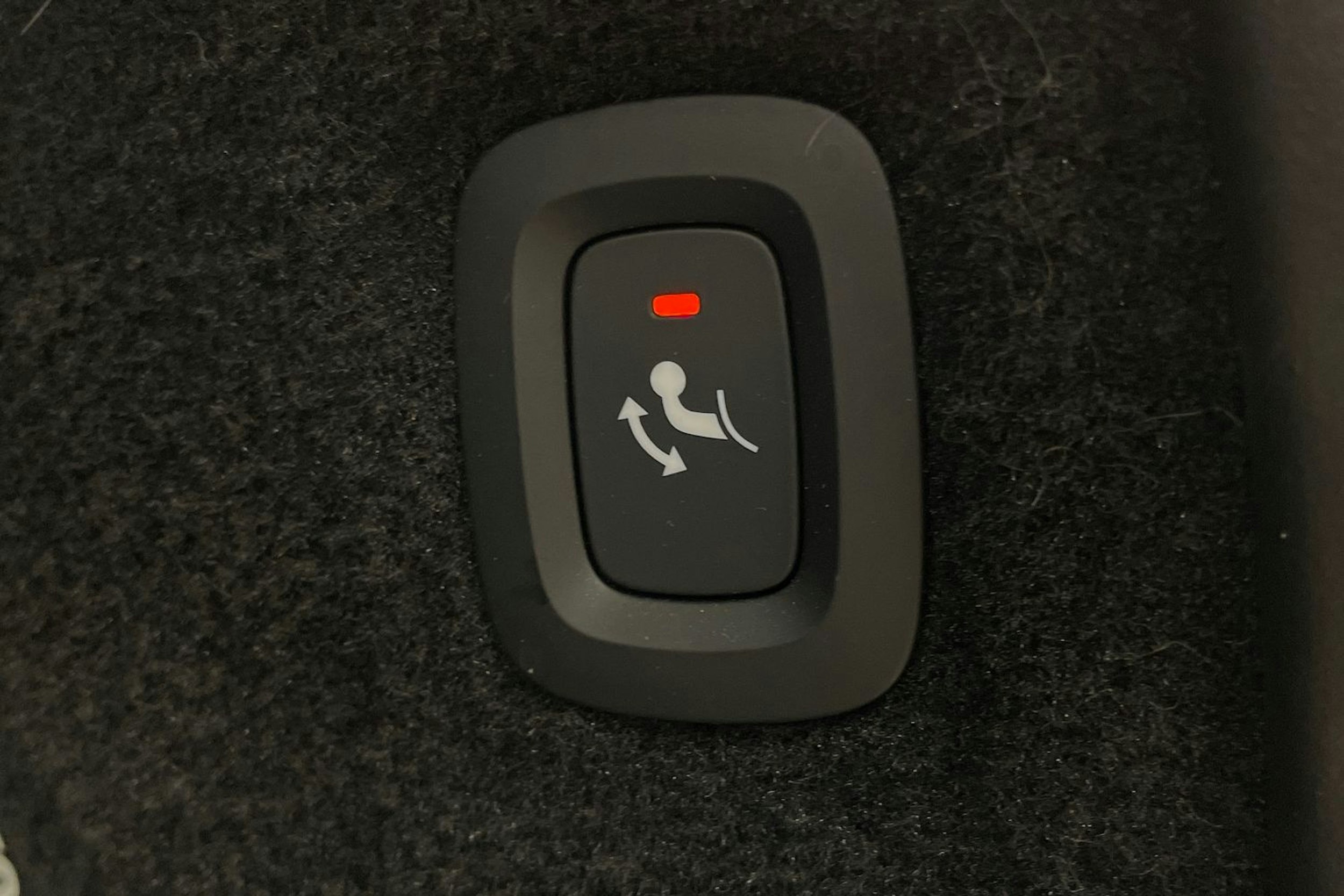 musta Volvo XC90 2021 kuva 23.