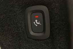 musta Volvo XC90 2021 kuva 23.