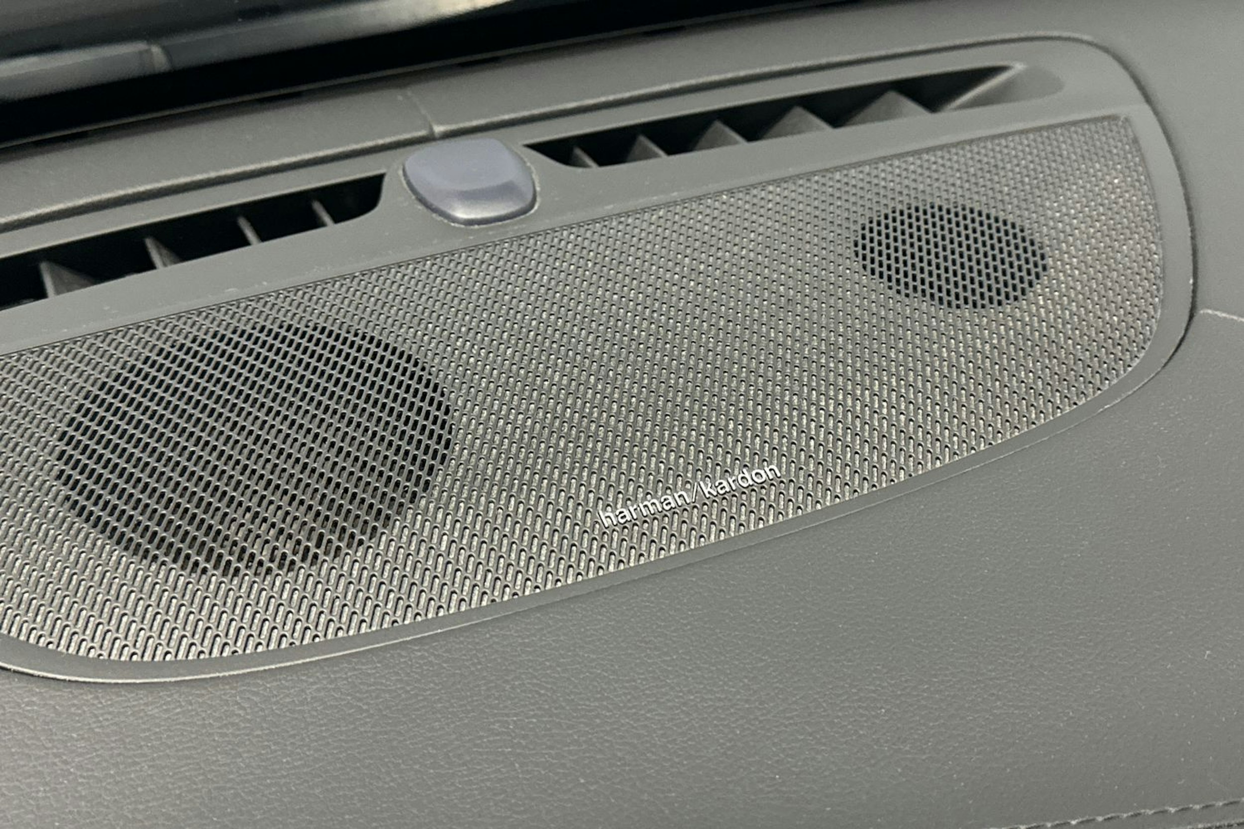 valkoinen Volvo XC90 2021 kuva 21.