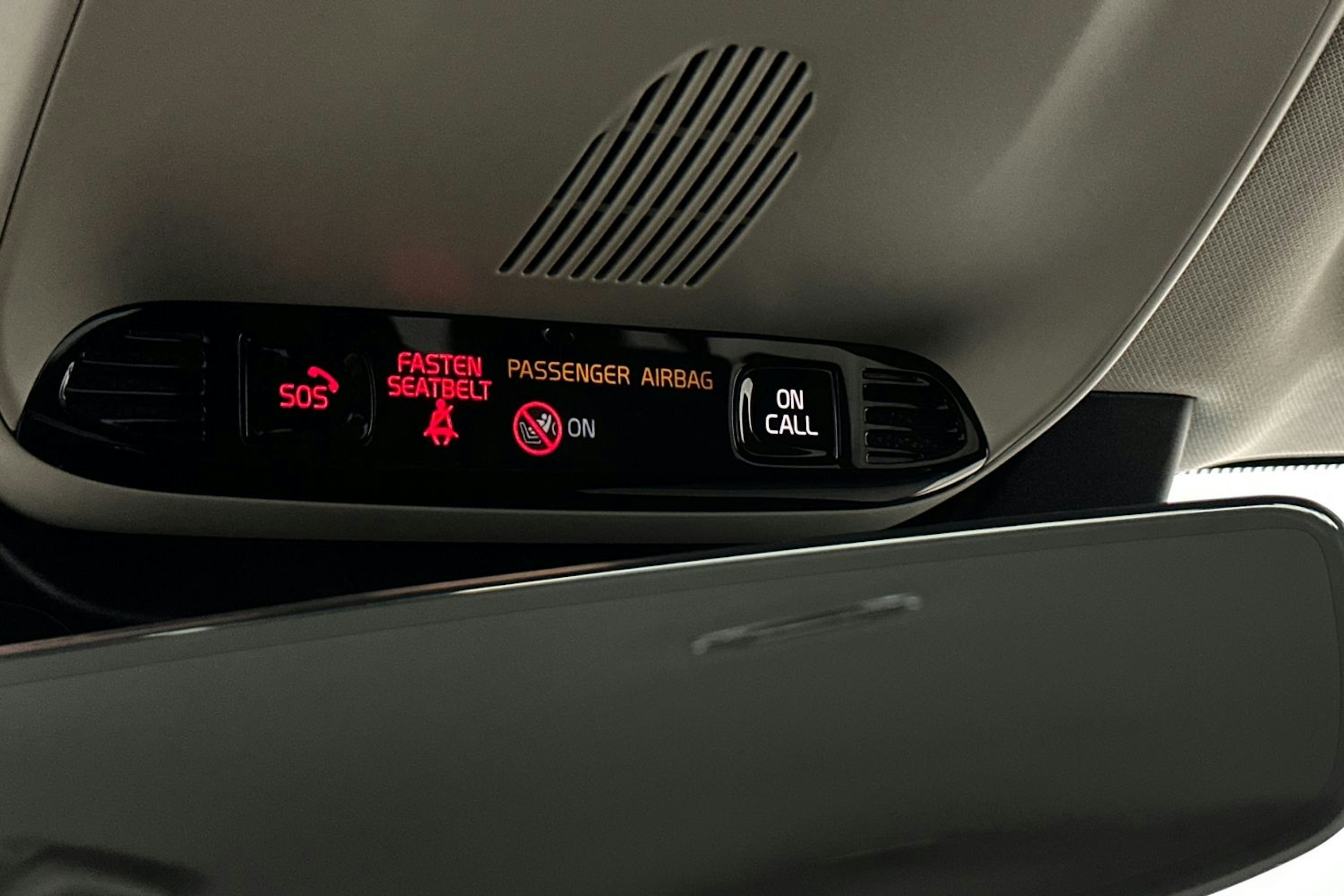 valkoinen Volvo XC90 2021 kuva 30.