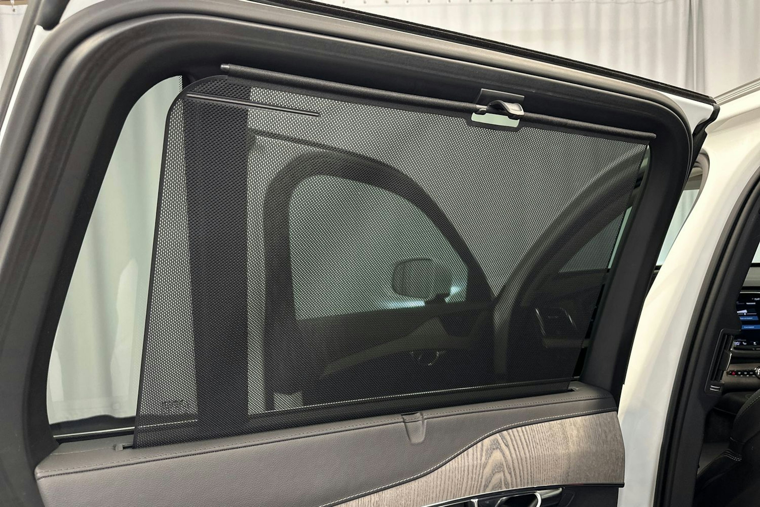 valkoinen Volvo XC90 2021 kuva 33.