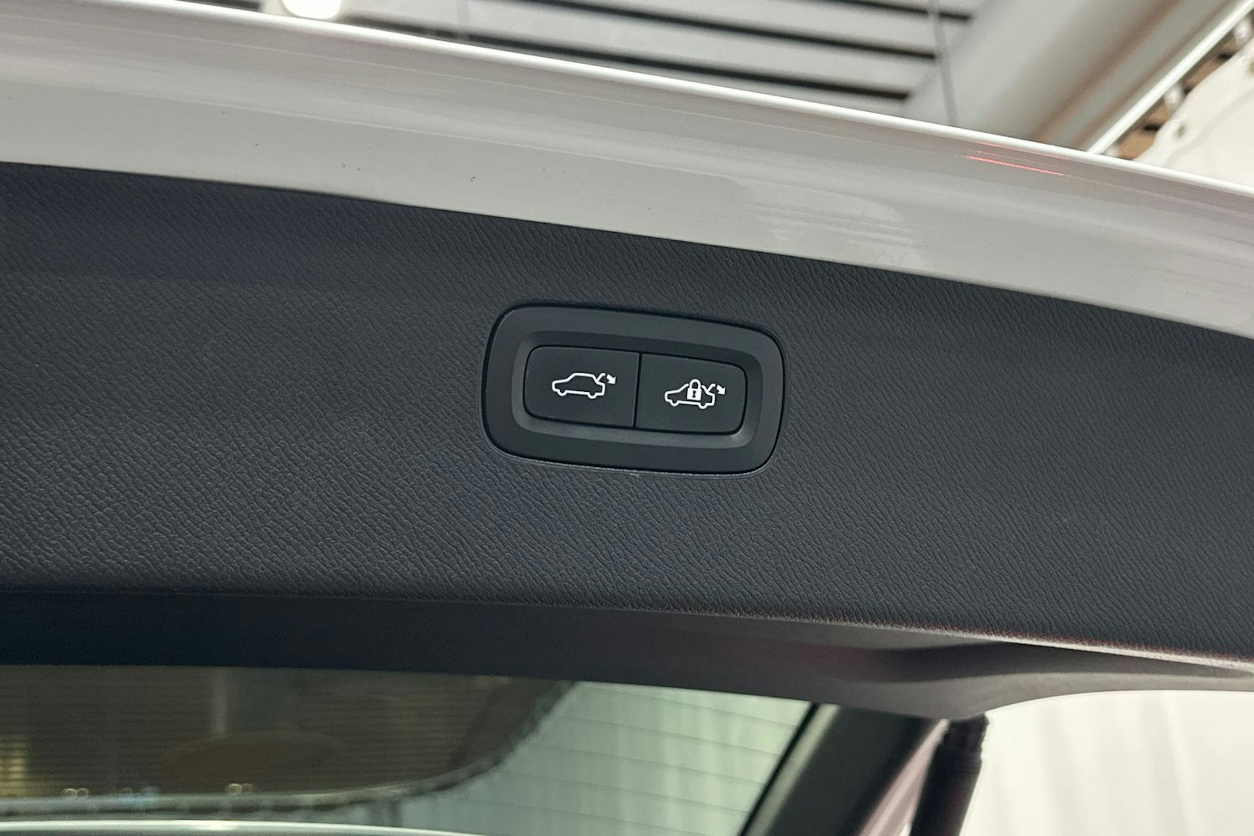 valkoinen Volvo XC90 2021 kuva 37.