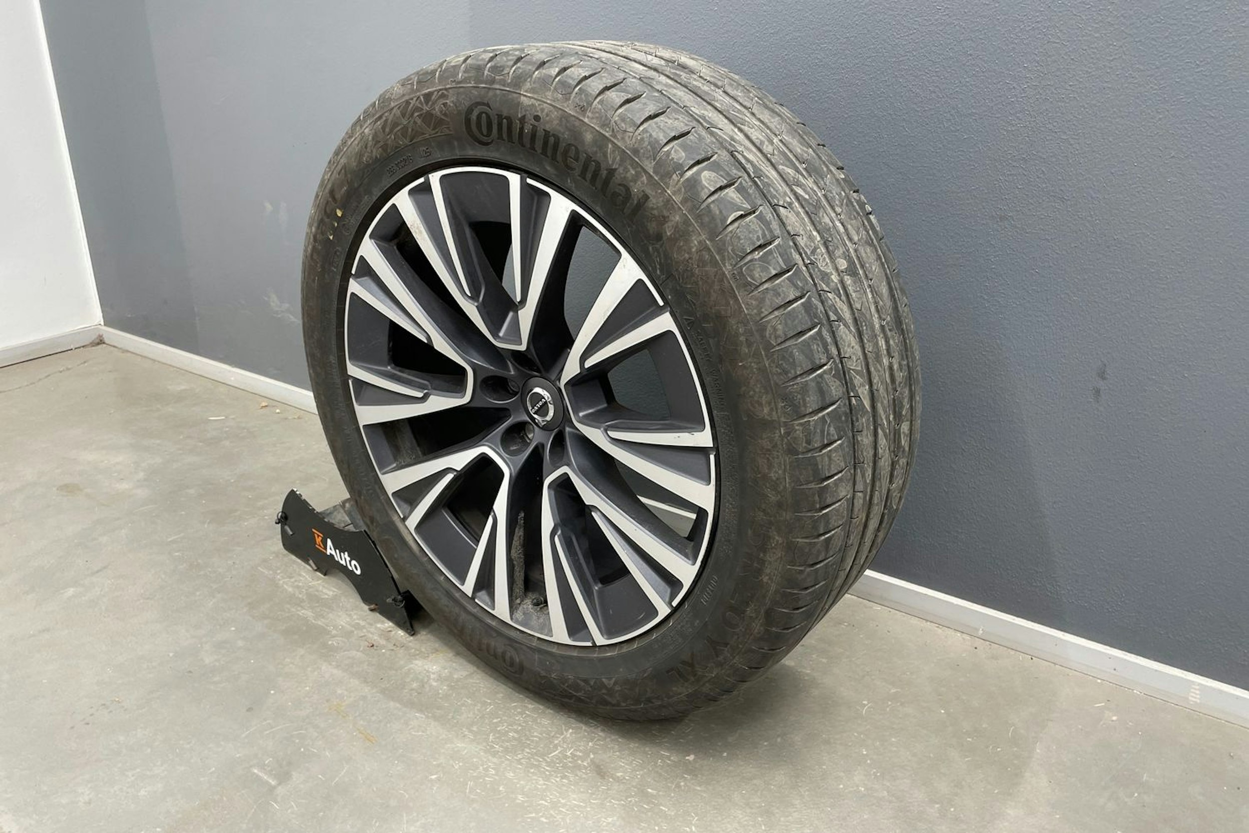 sininen Volvo XC90 2022 kuva 14.