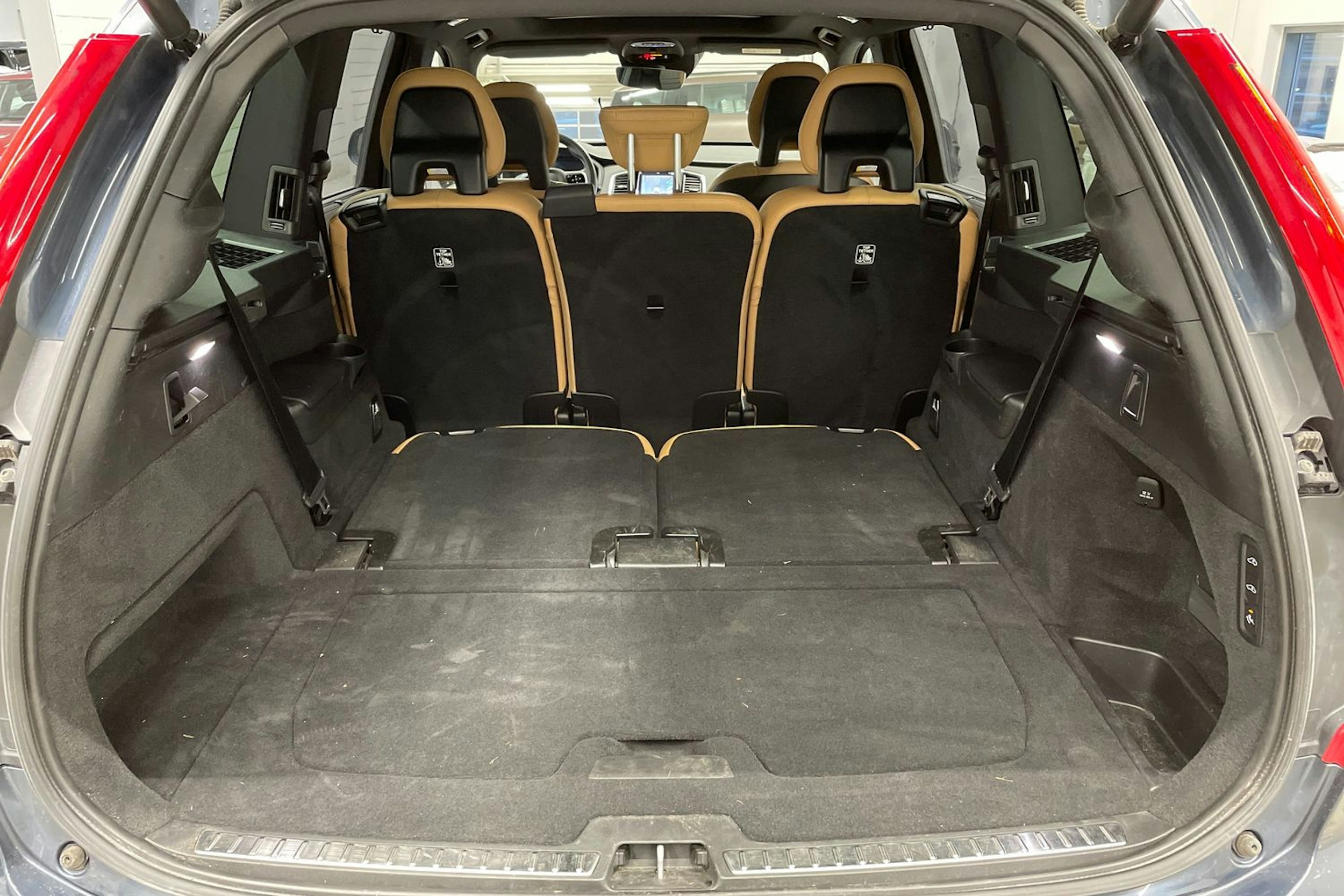 sininen Volvo XC90 2022 kuva 15.