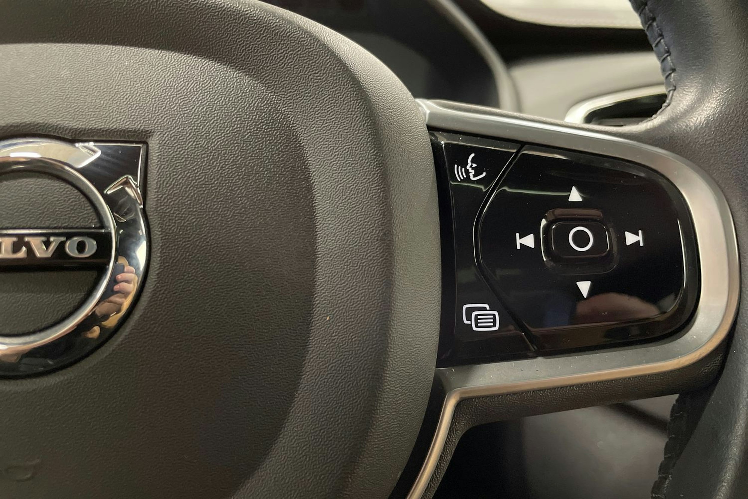 sininen Volvo XC90 2022 kuva 25.