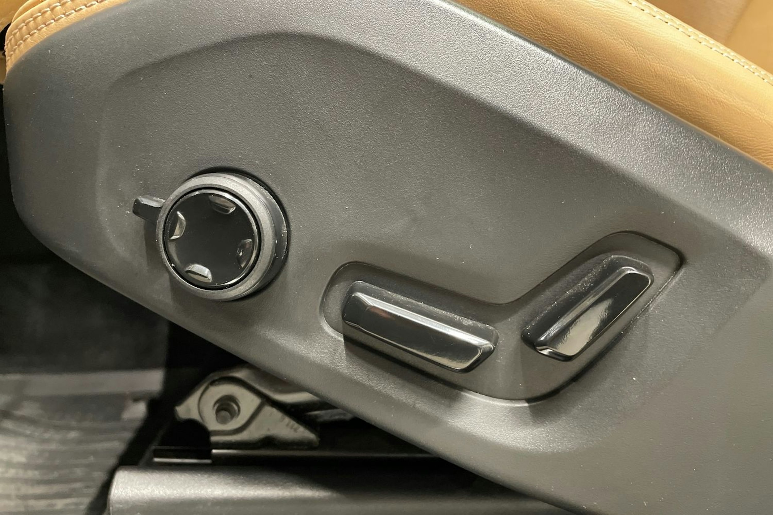 sininen Volvo XC90 2022 kuva 27.